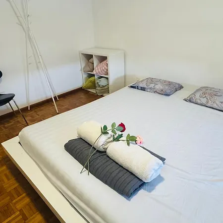 Side Center In Friendly Area * Zürich