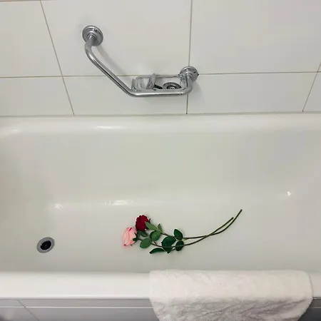Side Center In Friendly Area Appartement *