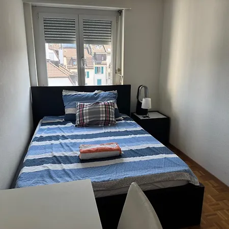 Side Center In Friendly Area * Zurich